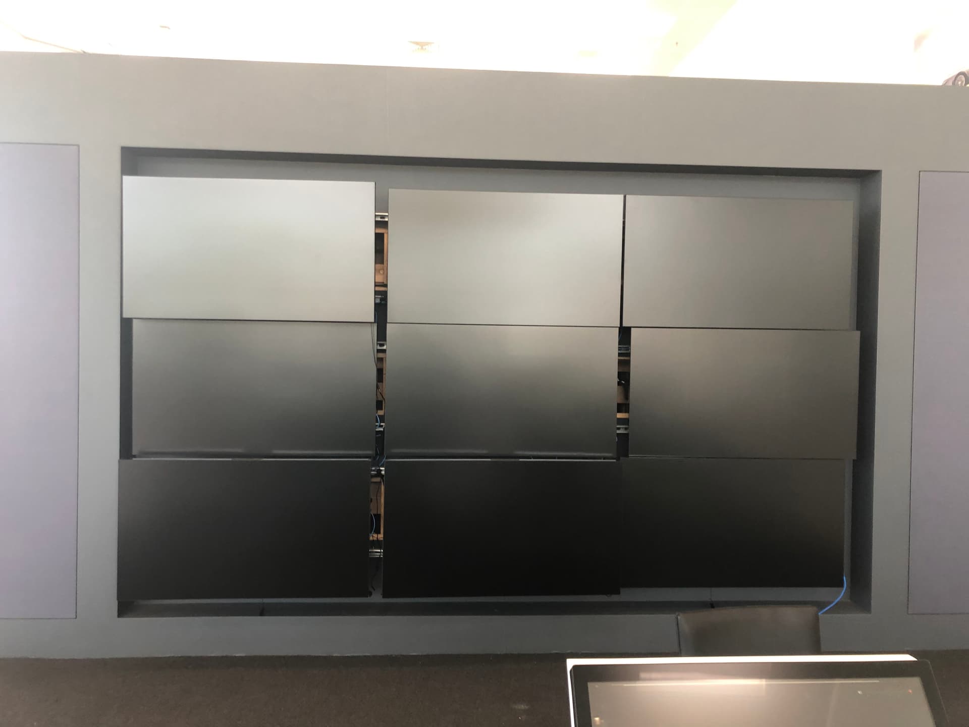 3x3 Video Wall Installation at Mercedes-Benz Naples