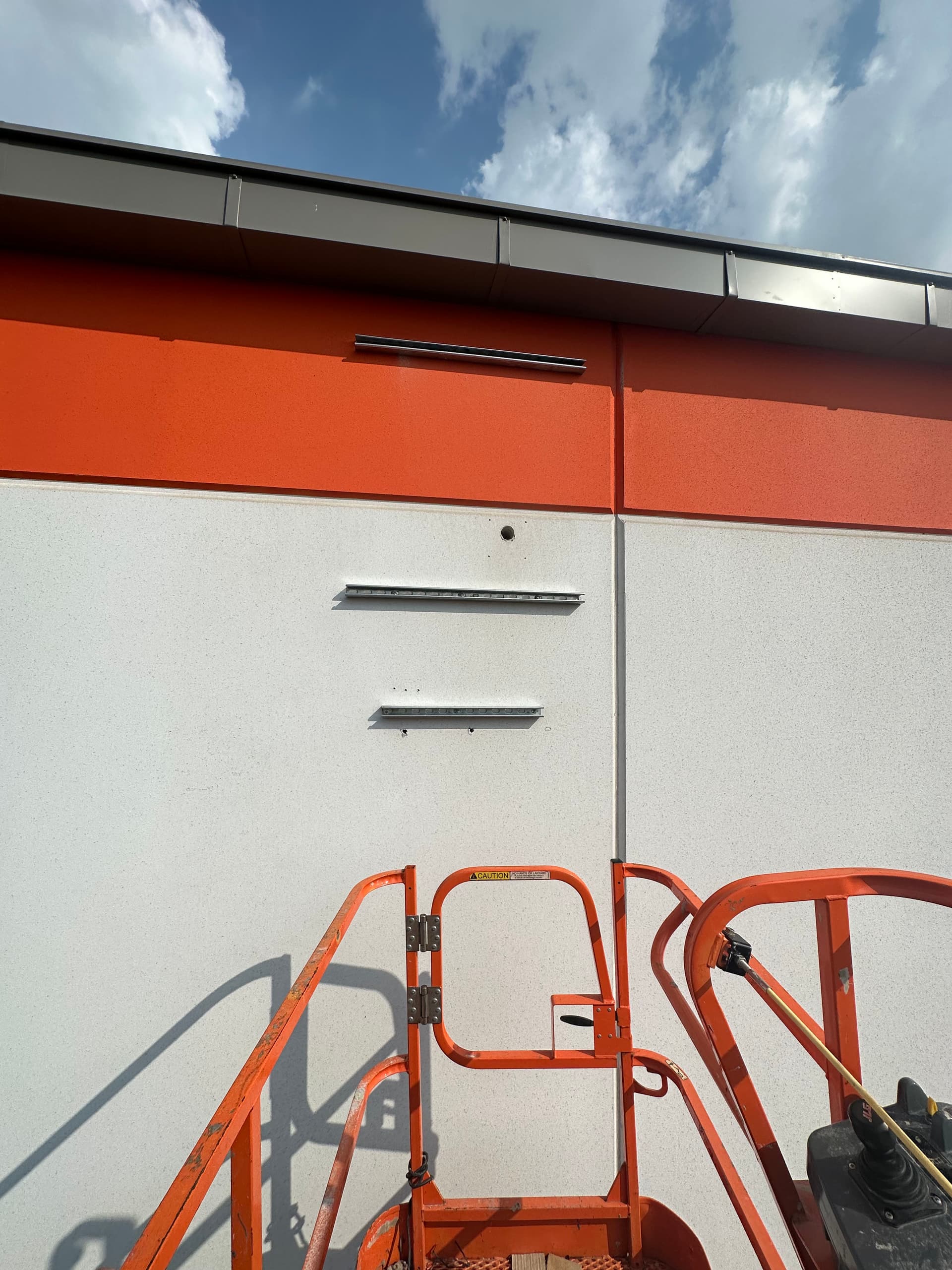 Distributed Antenna System Install at FedEx Distribution Center in Bristol TN