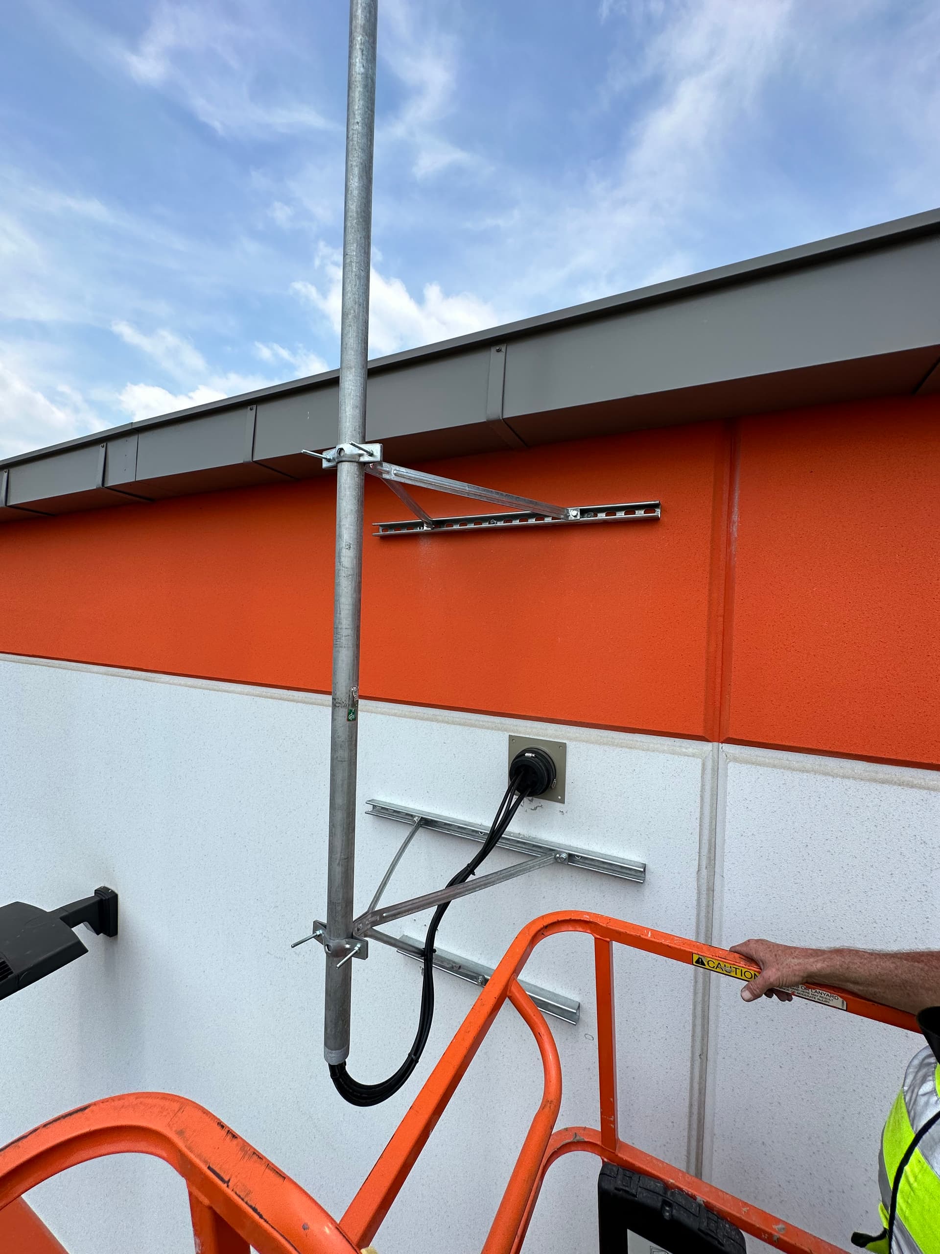 Gallery photos for Distributed Antenna System Install at FedEx Distribution Center in Bristol TN: Image #7