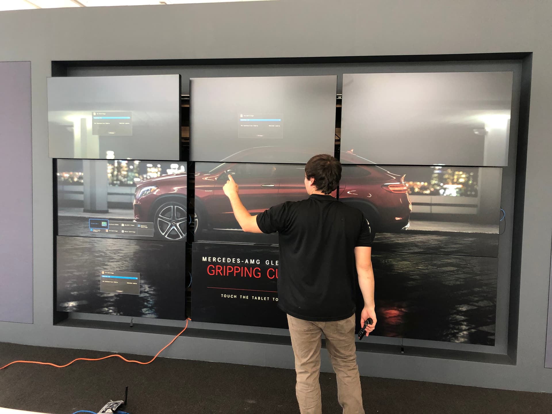 Gallery photos for 3x3 Video Wall Installation at Mercedes-Benz Naples: Image #6